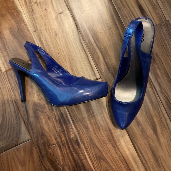 Shoes - Picture 7 of 8